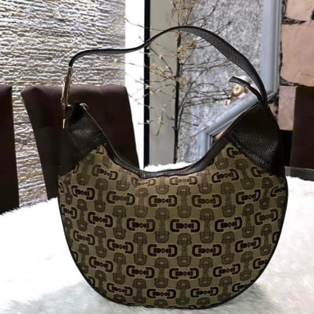 Authentic Gucci glam hobo .
